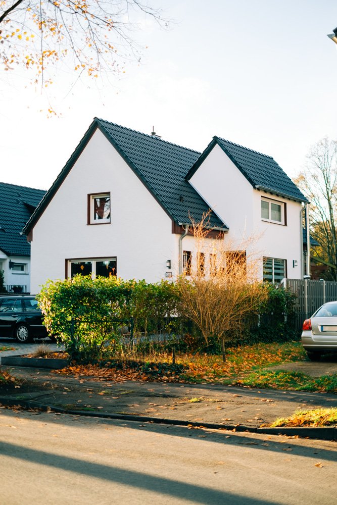 street-and-houses-in-marl-stadt-in-germany-state-o-2024-11-28-23-31-31-utc